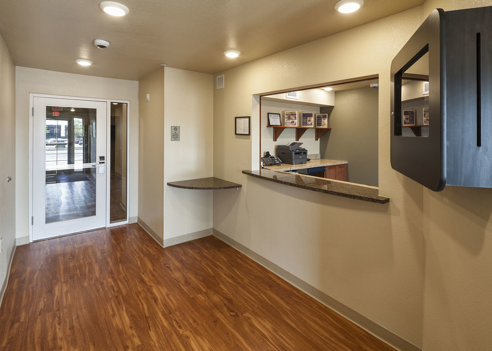 Extended Stay America Select Suites - Cleveland - Airport Fairview Park Exterior foto